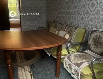 3-комнатная квартира, этаж 3 из 3, 74 м², На длительный срок