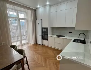 3-комнатная квартира, этаж 8 из 10, 95 м²