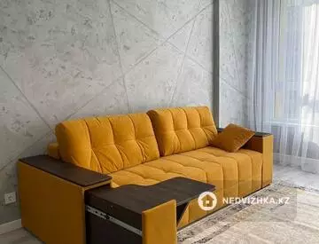 1-комнатная квартира, этаж 4 из 12, 36 м²