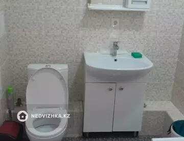 1-комнатная квартира, этаж 8 из 12, 38 м², На длительный срок