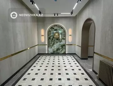 5-комнатная квартира, этаж 5 из 7, 184 м²