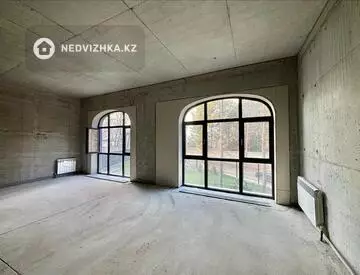 4-комнатная квартира, этаж 1 из 7, 130 м²