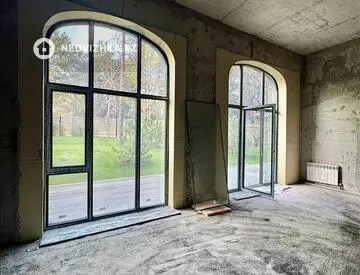 4-комнатная квартира, этаж 1 из 7, 130 м²