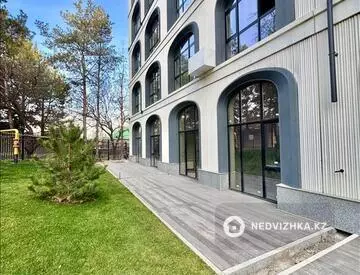 4-комнатная квартира, этаж 1 из 7, 130 м²