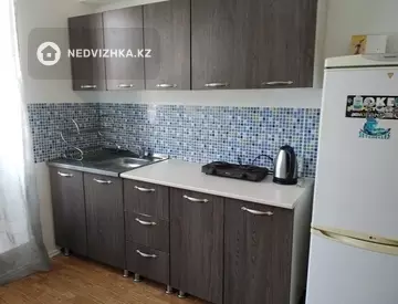 2-комнатная квартира, этаж 4 из 5, 37 м²