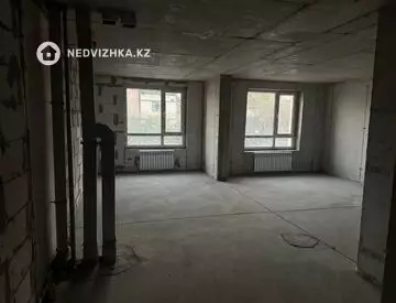3-комнатная квартира, этаж 3 из 18, 81 м²