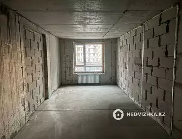 3-комнатная квартира, этаж 3 из 18, 81 м²