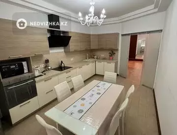 3-комнатная квартира, этаж 8 из 18, 103 м²
