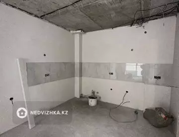 3-комнатная квартира, этаж 2 из 15, 83 м²