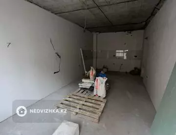 3-комнатная квартира, этаж 2 из 15, 83 м²