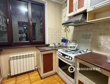 2-комнатная квартира, этаж 3 из 5, 60 м², На длительный срок