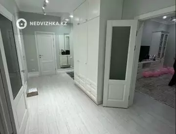 3-комнатная квартира, этаж 9 из 20, 122 м²