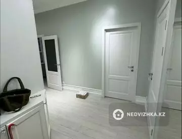 3-комнатная квартира, этаж 9 из 20, 122 м²