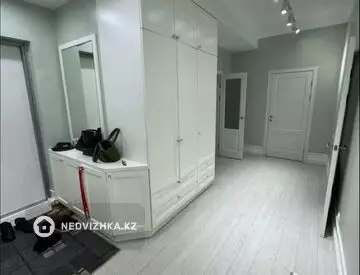 3-комнатная квартира, этаж 9 из 20, 122 м²