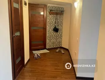 2-комнатная квартира, этаж 5 из 5, 60 м², На длительный срок