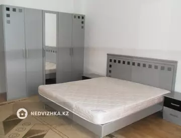 4-комнатная квартира, этаж 7 из 9, 181 м²