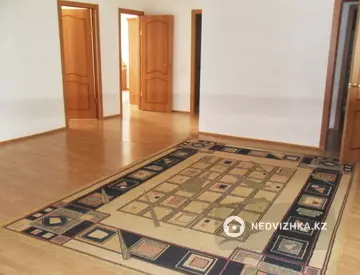 4-комнатная квартира, этаж 7 из 9, 181 м²