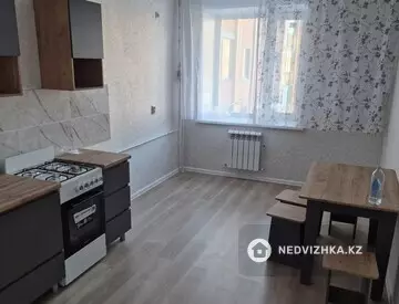 1-комнатная квартира, этаж 2 из 6, 40 м², На длительный срок