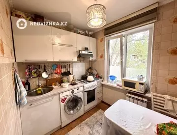 2-комнатная квартира, этаж 3 из 4, 47 м²