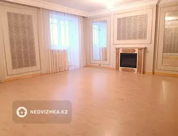 4-комнатная квартира, этаж 4 из 12, 140 м²