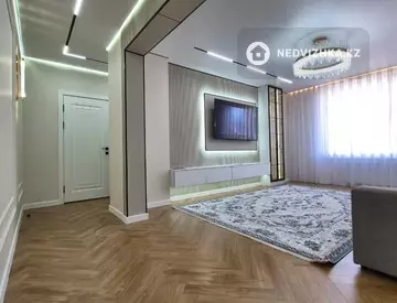 2-комнатная квартира, этаж 6 из 9, 64 м², На длительный срок