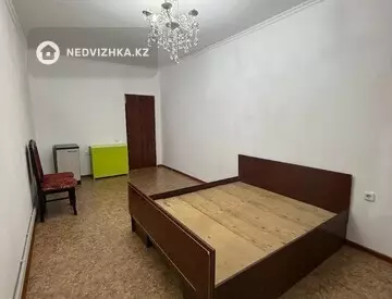 2-комнатная квартира, этаж 1 из 5, 80 м²