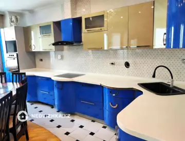 3-комнатная квартира, этаж 7 из 15, 140 м², На длительный срок