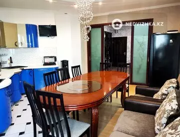 3-комнатная квартира, этаж 7 из 15, 140 м², На длительный срок