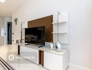 1-комнатная квартира, этаж 4 из 11, 85 м²