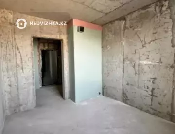 2-комнатная квартира, этаж 4 из 12, 55 м²