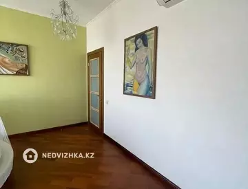 5-комнатная квартира, этаж 21 из 21, 238 м²