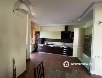 5-комнатная квартира, этаж 21 из 21, 238 м²
