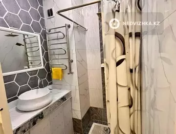 3-комнатная квартира, этаж 9 из 9, 80 м²
