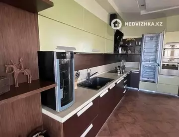 5-комнатная квартира, этаж 21 из 21, 600 м²
