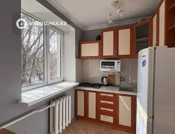 1-комнатная квартира, этаж 3 из 3, 30 м²