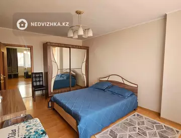 3-комнатная квартира, этаж 9 из 10, 82 м²
