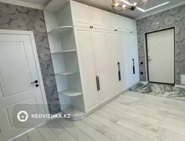 3-комнатная квартира, этаж 4 из 7, 90 м²