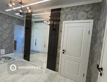 3-комнатная квартира, этаж 4 из 7, 90 м²