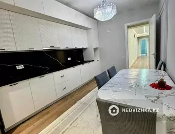4-комнатная квартира, этаж 12 из 13, 131 м²