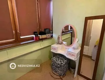 3-комнатная квартира, этаж 3 из 5, 80 м²