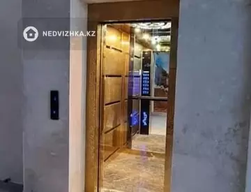 2-комнатная квартира, этаж 4 из 5, 87 м²