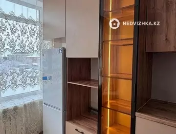 3-комнатная квартира, этаж 2 из 10, 85 м²