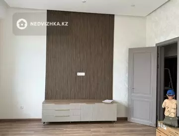 2-комнатная квартира, этаж 9 из 10, 80 м²