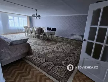 7-комнатный дом, 10 соток, 134 м²