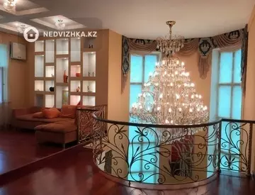 10-комнатный дом, 570 м²