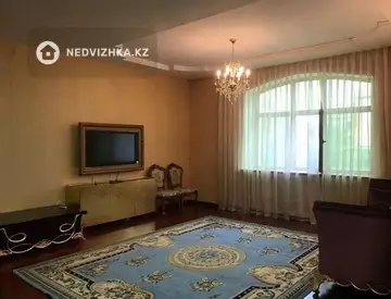 10-комнатный дом, 570 м²