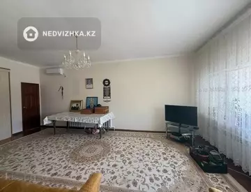 5-комнатный дом, 240 м²