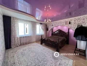 5-комнатный дом, 250 м²