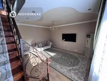 5-комнатный дом, 250 м²