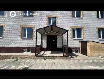 2-комнатная квартира, этаж 2 из 3, 76 м²